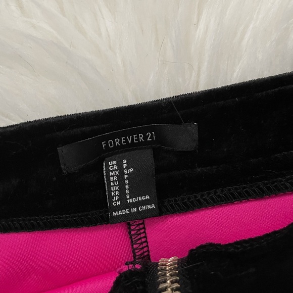 Forever 21 black velvet mini skirt - Picture 2 of 2
